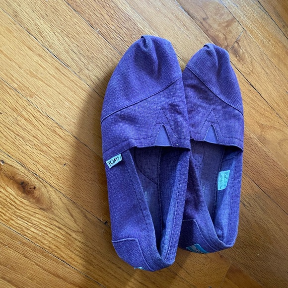 Tom’s shoes size 8-1/2 - Picture 2 of 5